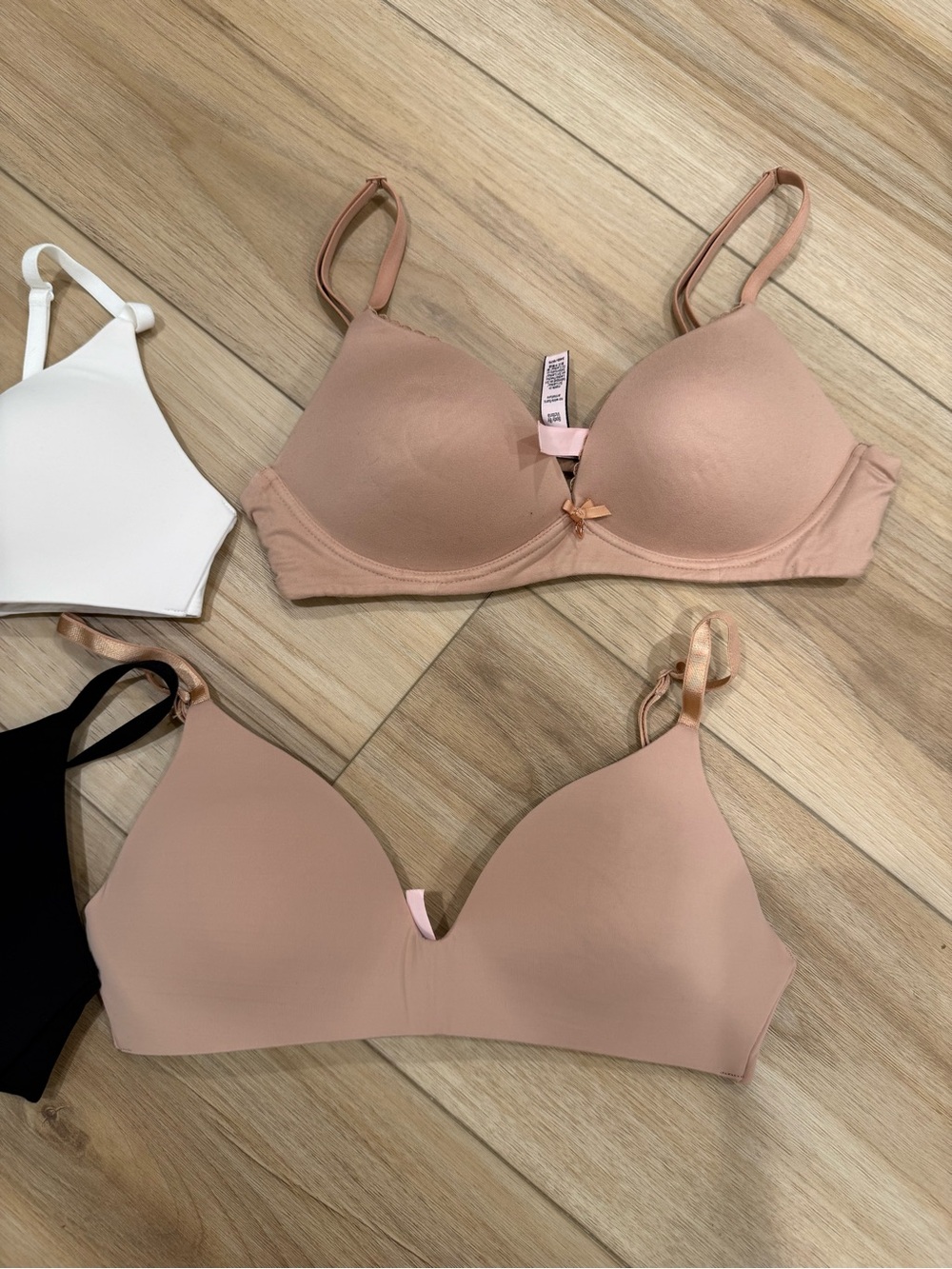 Victoria’s Secret - Bra Bundle - Picture 2 of 7